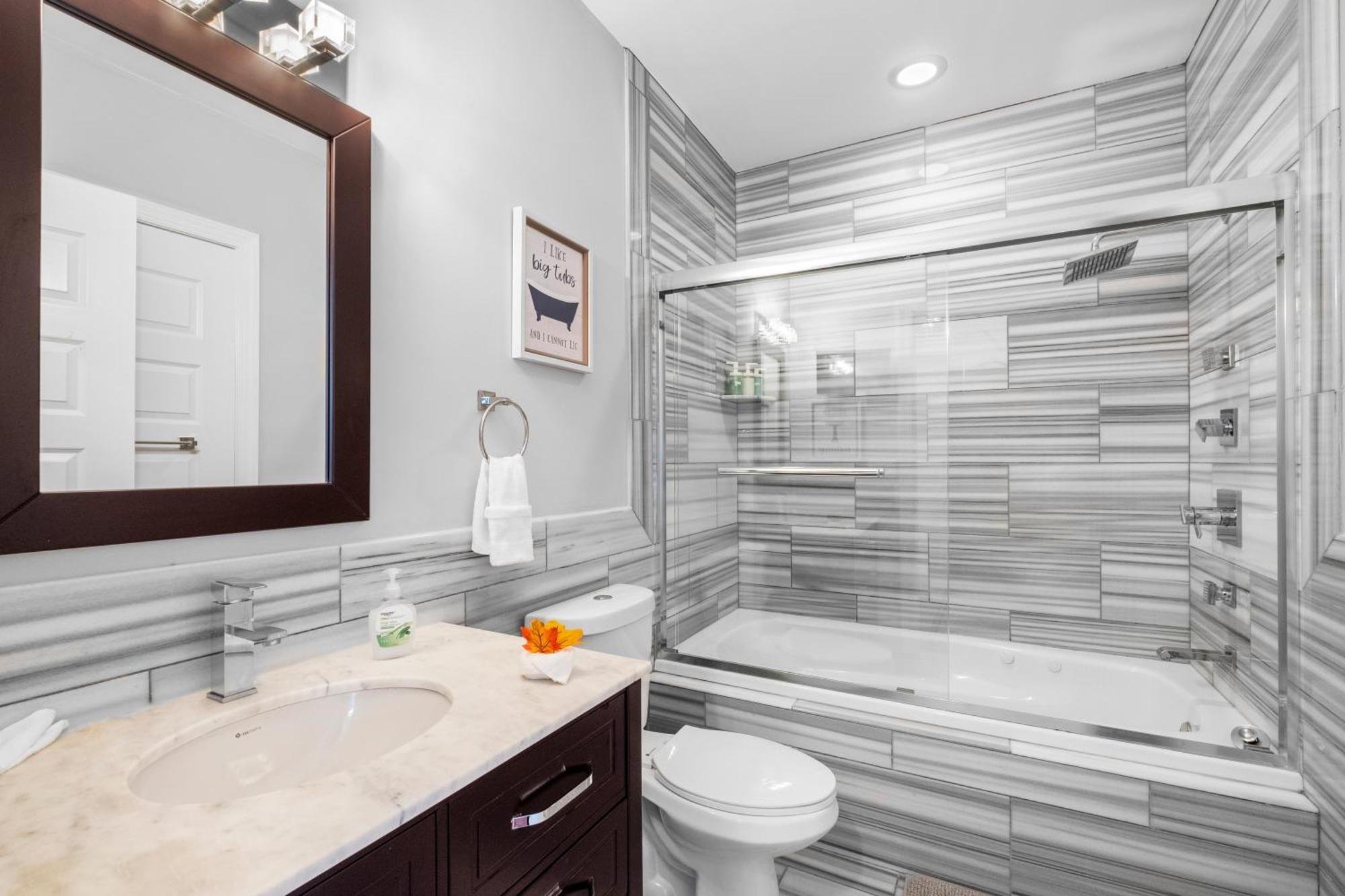 1 Bdrm Luxury Flat *