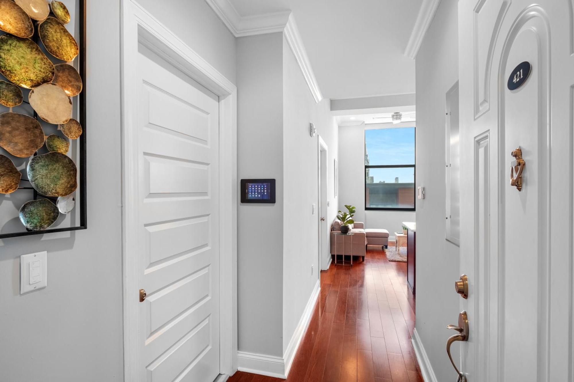 1 Bdrm Luxury Flat *