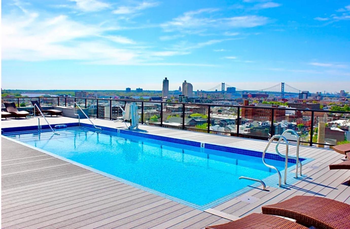 1 Bdrm Luxury Flat *
